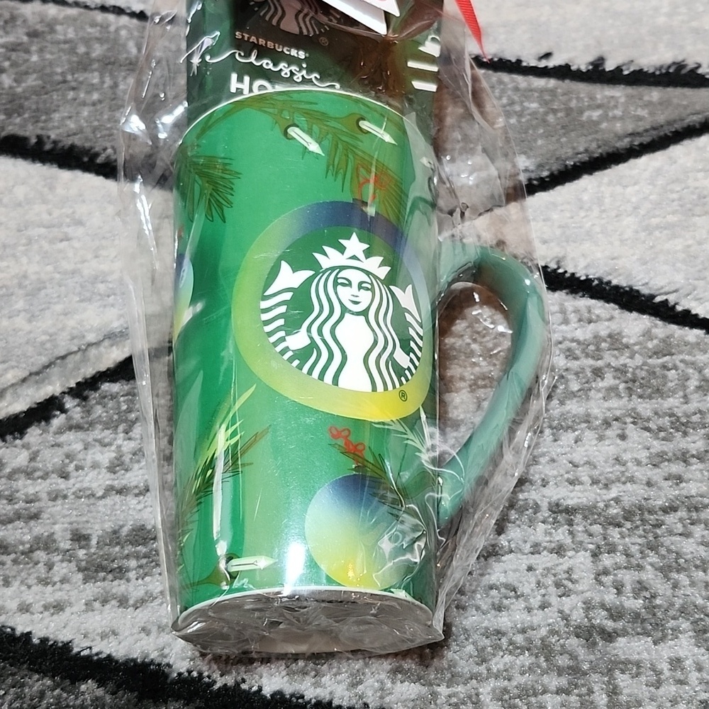 STARBUCKS 2020 RETIRED CHRISTMAS TREE LIGHTS TALL GREEN 16 OZ MUG CUP